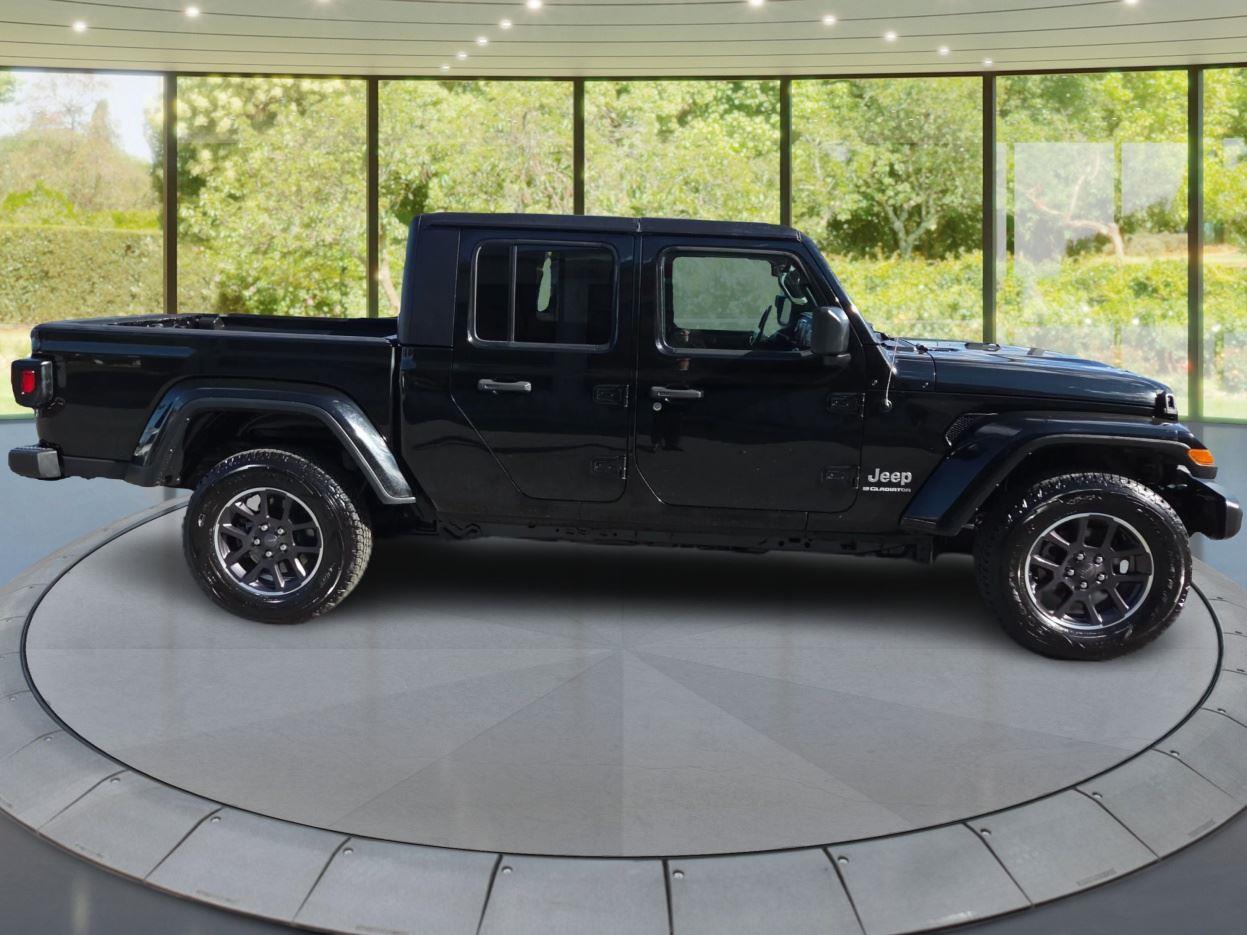 2023 Jeep Gladiator Overland photo 2