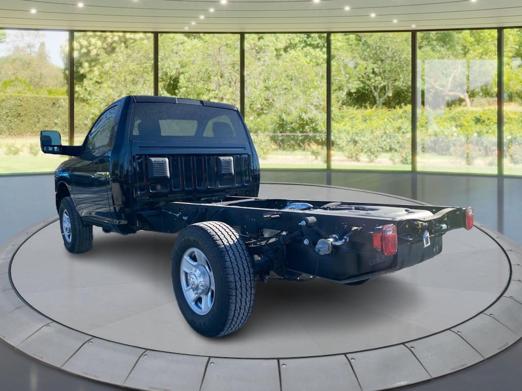 New 2023 Ram 3500 Chassis Cab 3500 TRADESMAN CHASSIS REGULAR CAB 4X4 60' CA Pickup