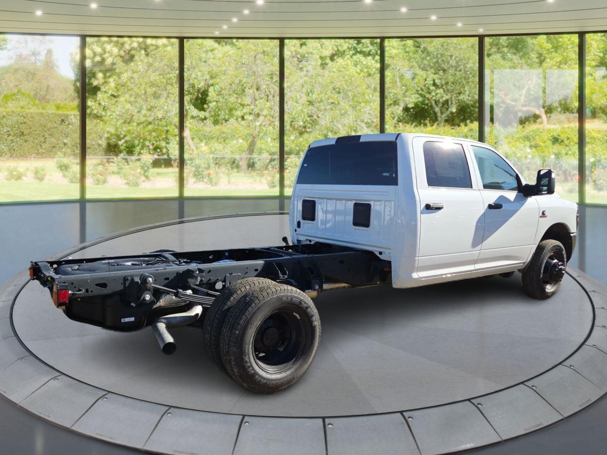 2026 Ram 3500 Tradesman photo 2