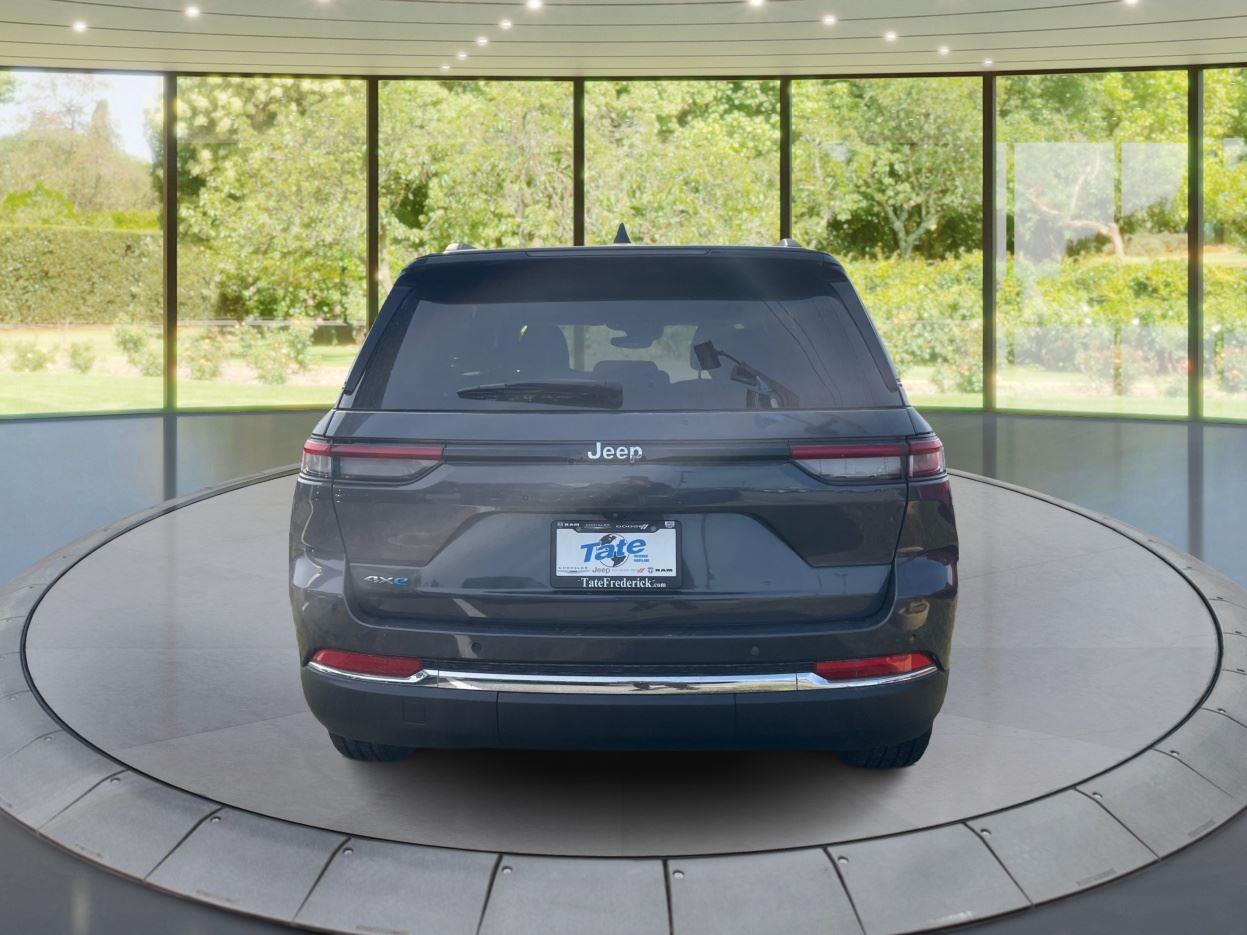 2023 Jeep Cherokee 4xe Sport photo 4