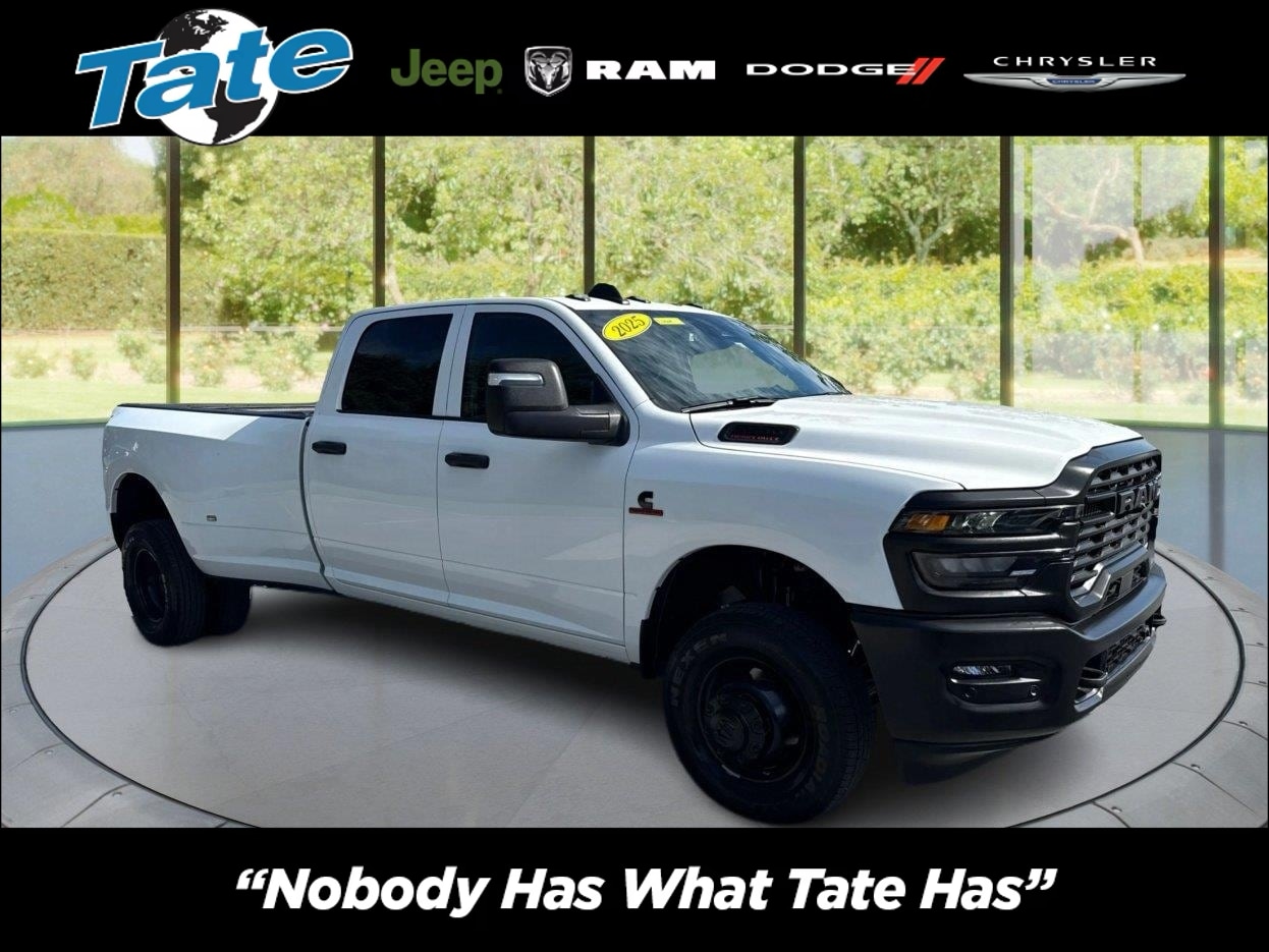 Bright White Clearcoat 2025 RAM 3500 Pickup Truck Four-Wheel Drive 8-Speed Automatic