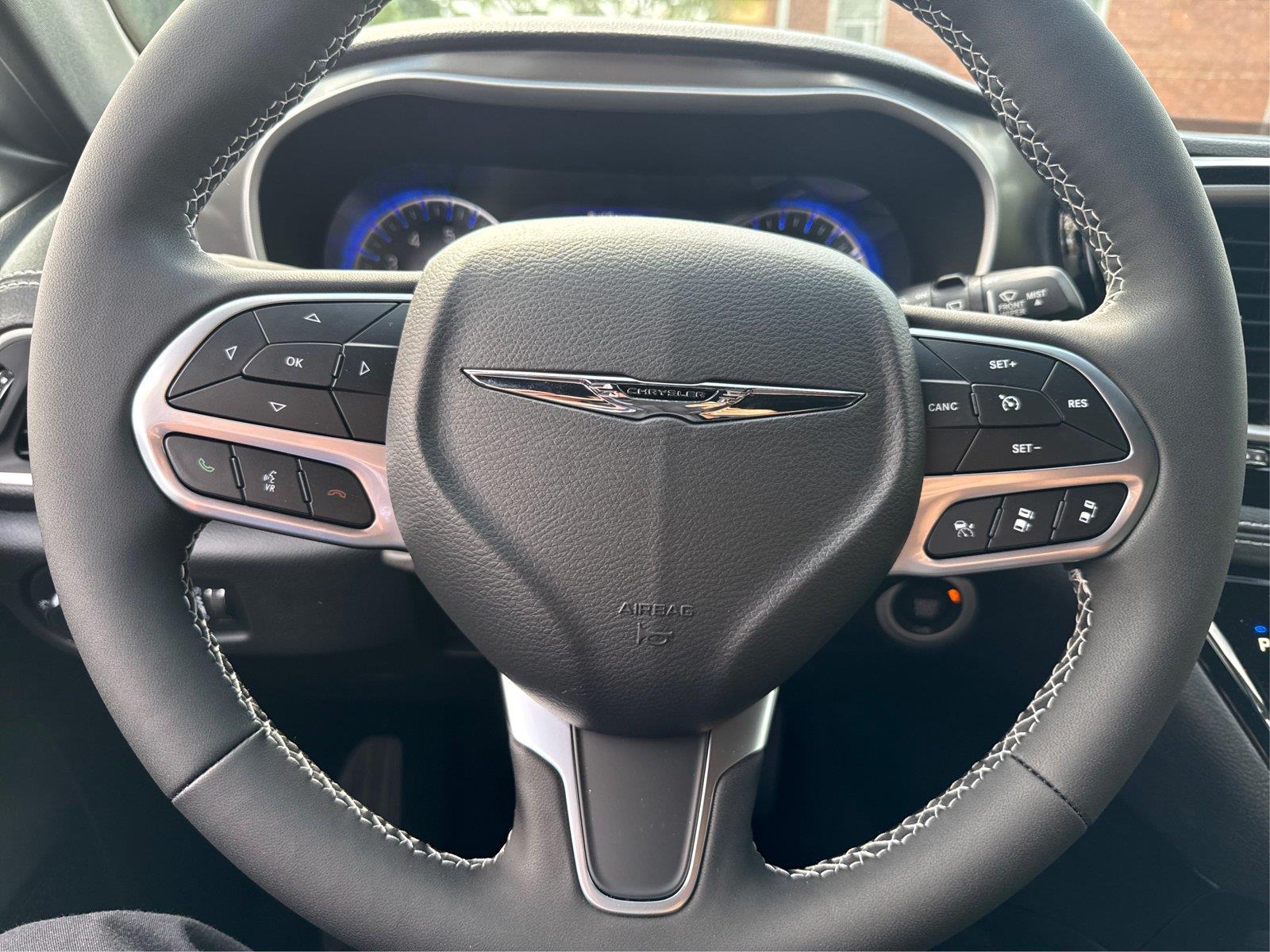 2026 Chrysler Pacifica Select - Photo 15