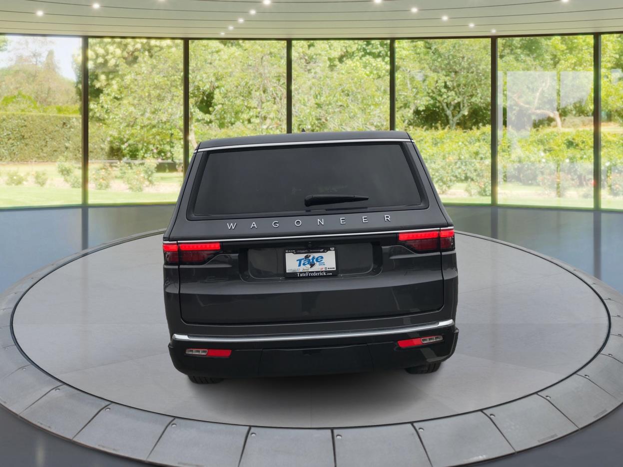 2024 Jeep Wagoneer photo 4