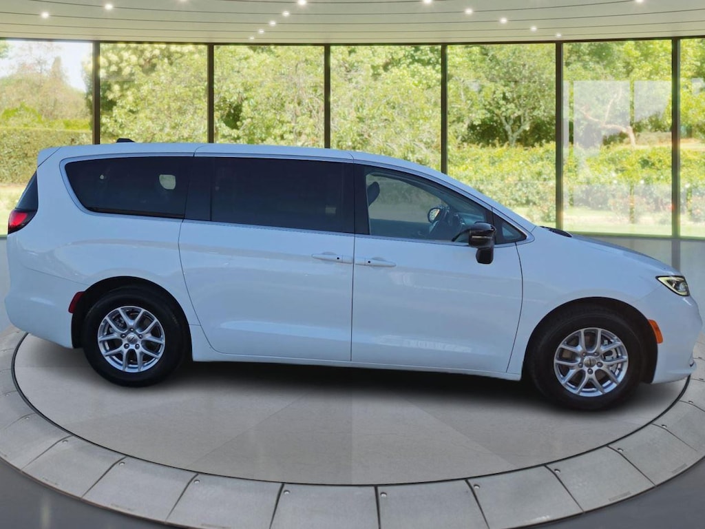 Certified 2024 Chrysler Pacifica Touring L Van