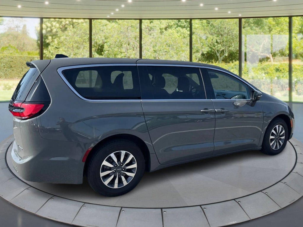 Used 2023 Chrysler Pacifica Hybrid Touring L Van