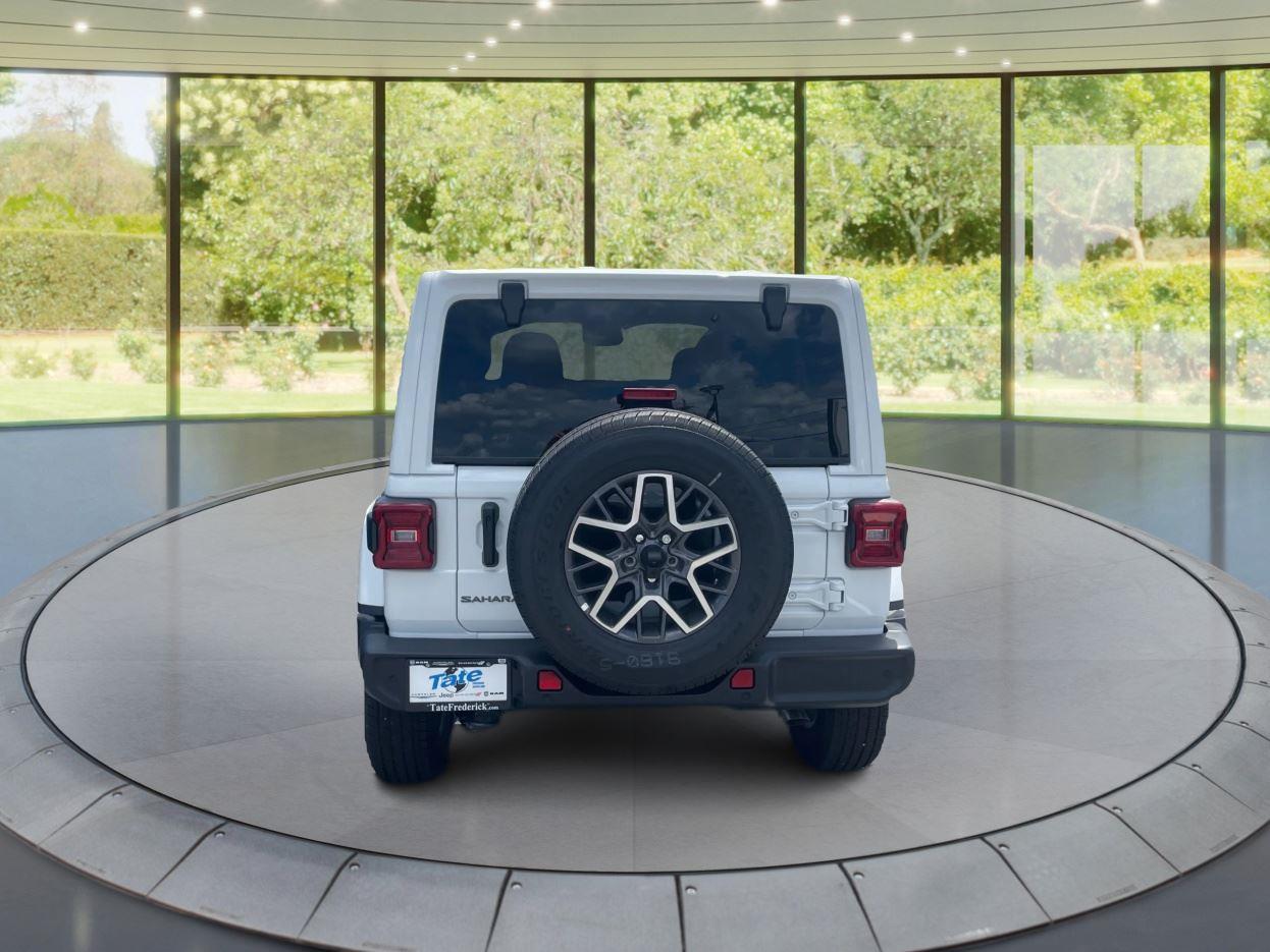 2025 Jeep Wrangler Sahara photo 4