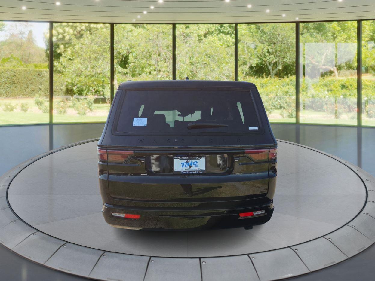 2025 Jeep Wagoneer Carbide photo 4