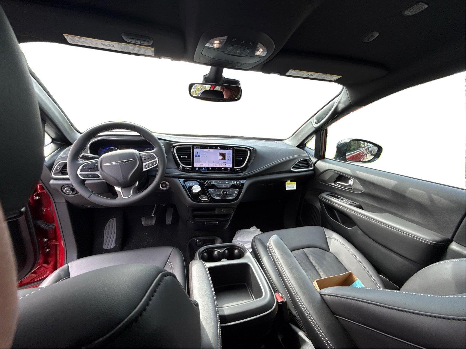 2026 Chrysler Pacifica Select - Photo 21
