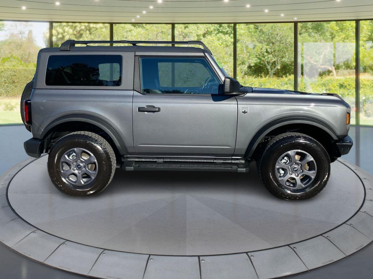2024 Ford Bronco Big Bend photo 2
