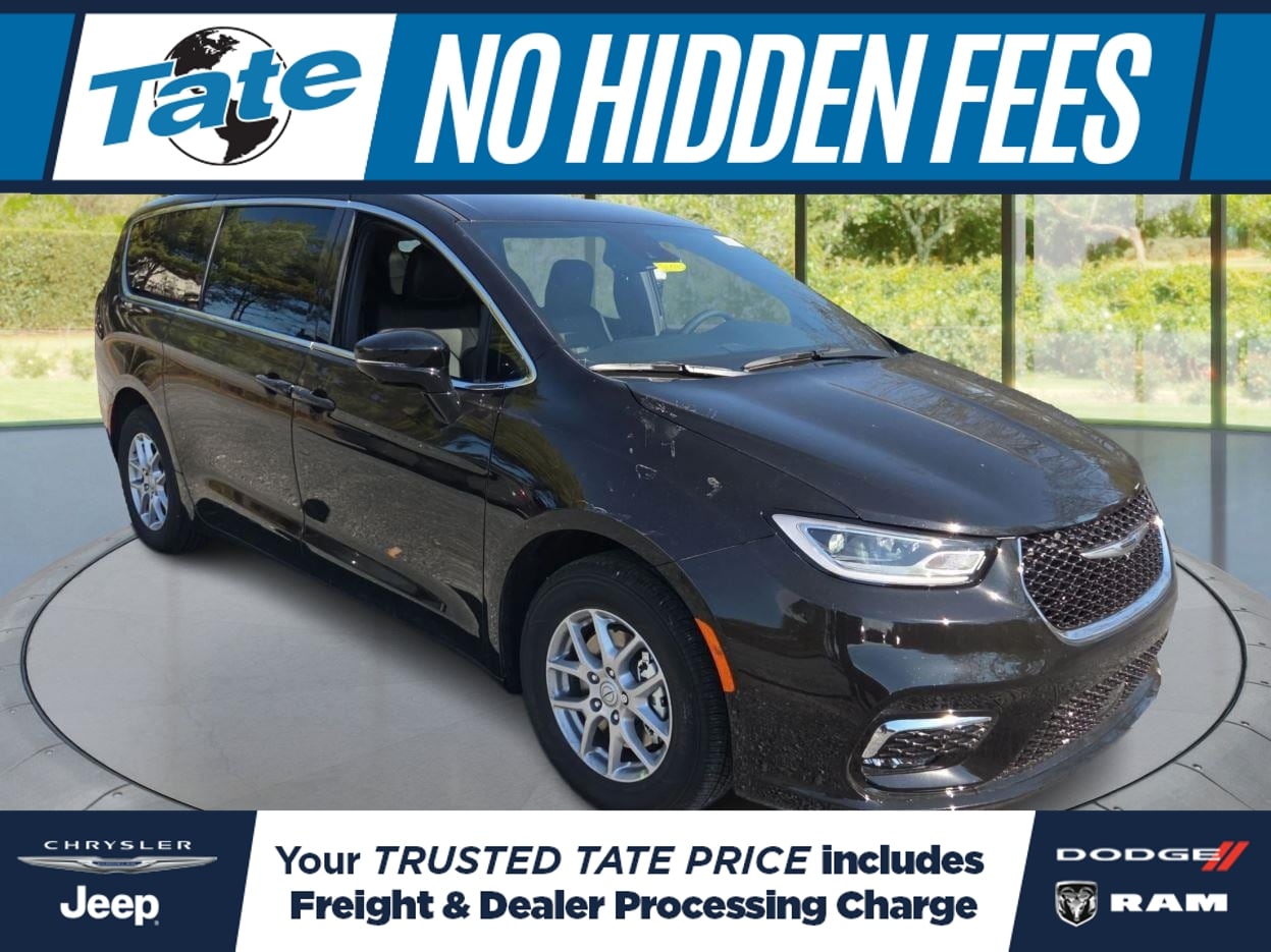 2026 Chrysler Pacifica Select's photo