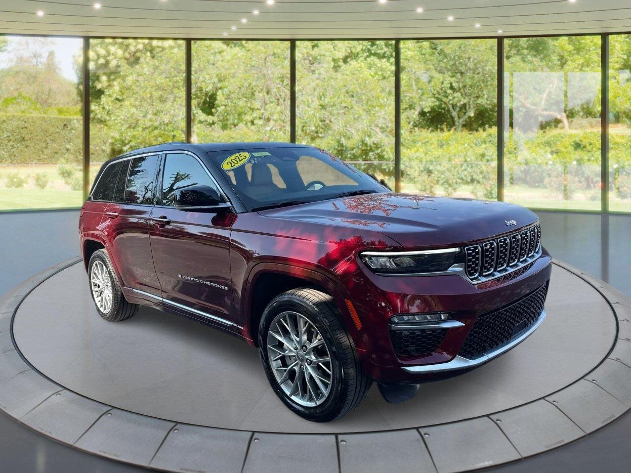 2025 Jeep Grand Cherokee Summit 4WD