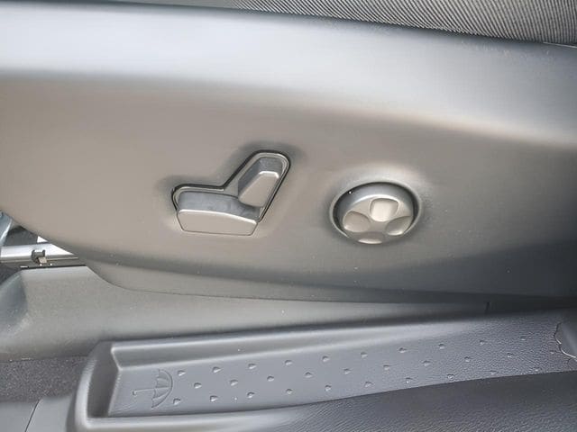 2026 Chrysler Pacifica Select - Photo 15