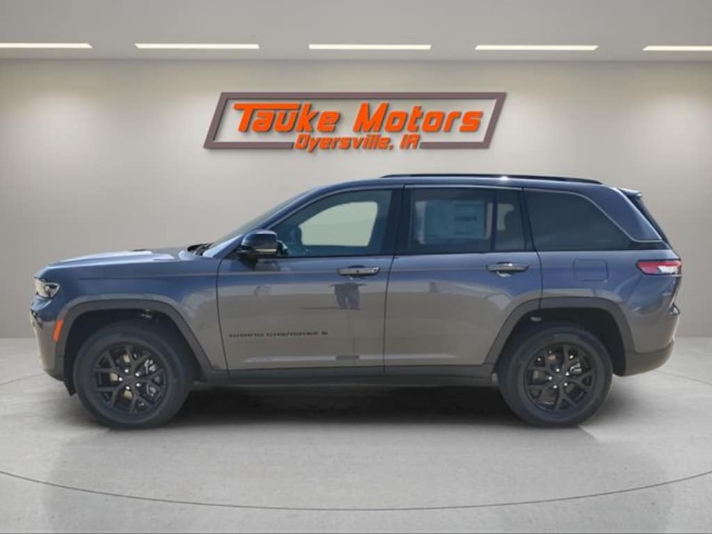 New 2026 Jeep Grand Cherokee Laredo Sport Utility