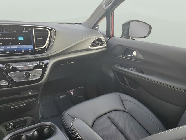 2026 Chrysler Pacifica Select - Photo 39