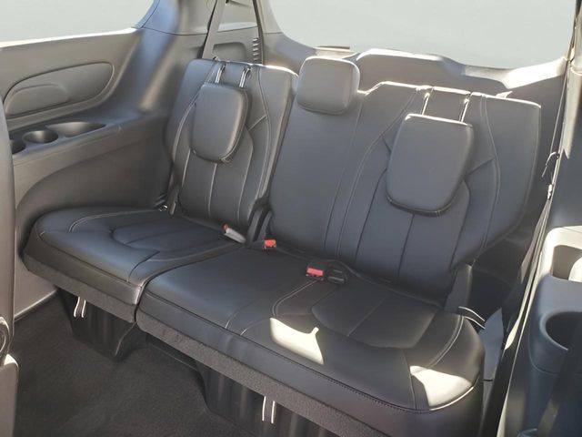 2026 Chrysler Pacifica Select - Photo 45