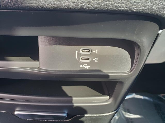 2026 Chrysler Pacifica Select - Photo 29