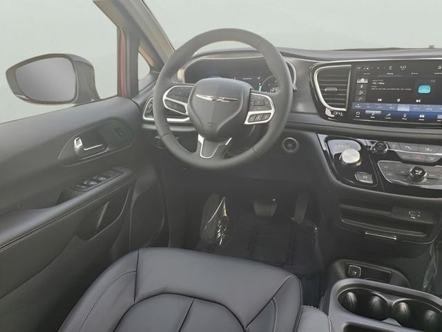 2026 Chrysler Pacifica Select - Photo 40