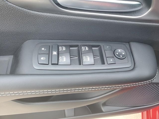 2026 Chrysler Pacifica Select - Photo 14