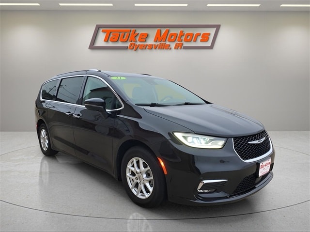 2021 Chrysler Pacifica Touring L's photo