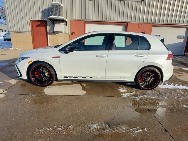 2023 Volkswagen Golf GTI Anniversary Edition photo 4