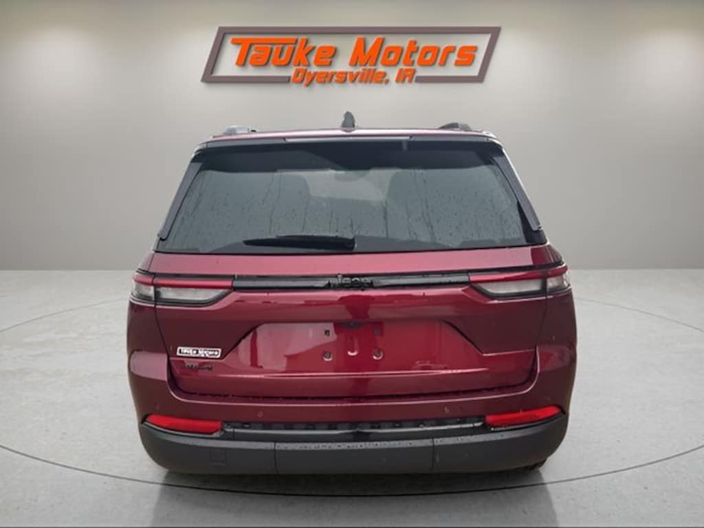 New 2025 Jeep Grand Cherokee Laredo Sport Utility