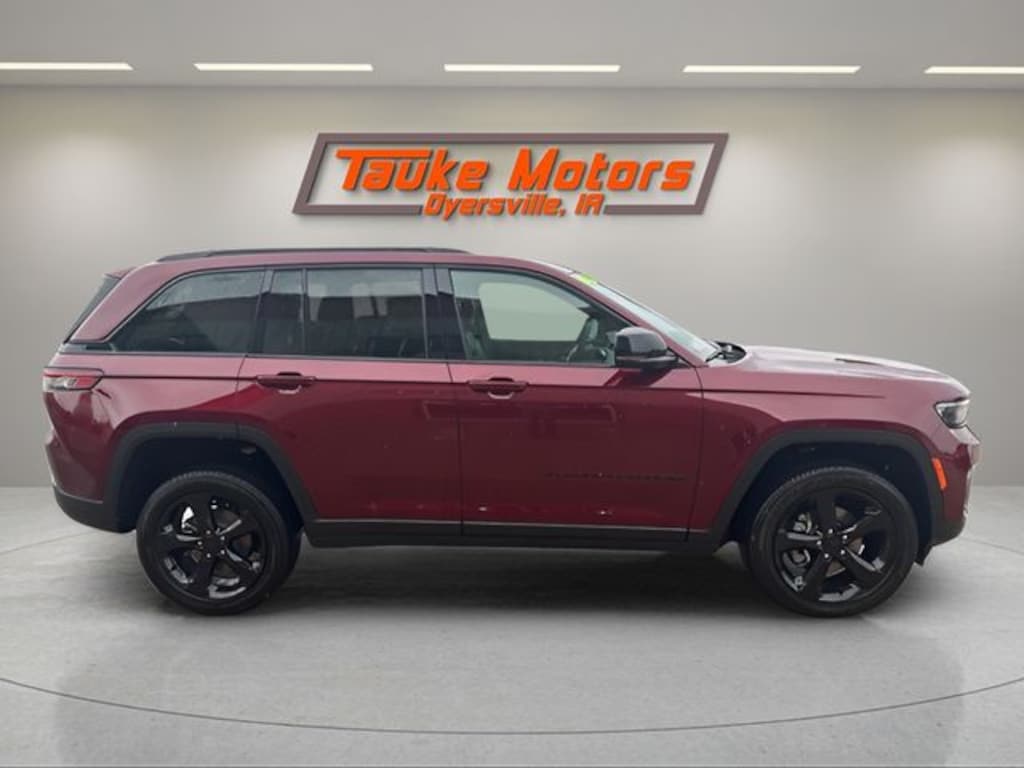 New 2025 Jeep Grand Cherokee Laredo Sport Utility