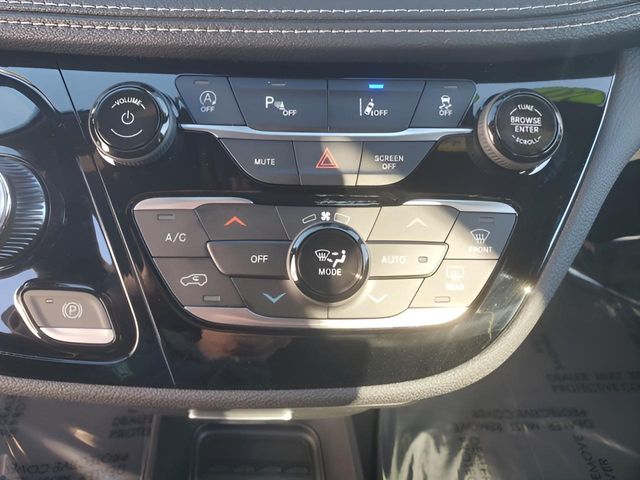 2026 Chrysler Pacifica Select - Photo 28
