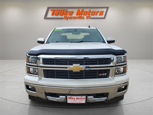 Used 2015 Chevrolet Silverado 1500 LT with VIN 3GCUKREC1FG222828 for sale in Dyersville, IA