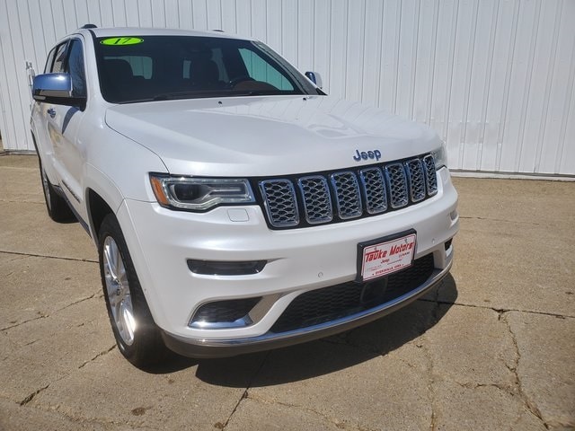 Used 2017 Jeep Grand Cherokee Summit with VIN 1C4RJFJT3HC695116 for sale in Dyersville, IA