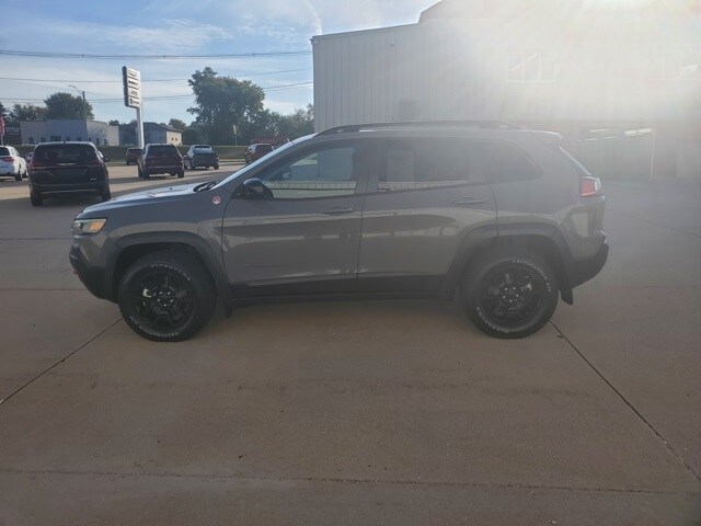 2022 Jeep Cherokee Trailhawk photo 2