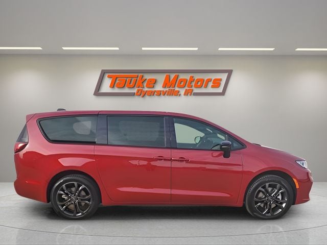 2026 Chrysler Pacifica Select - Photo 8