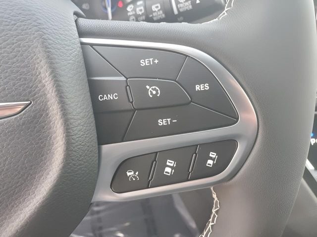 2026 Chrysler Pacifica Select - Photo 21