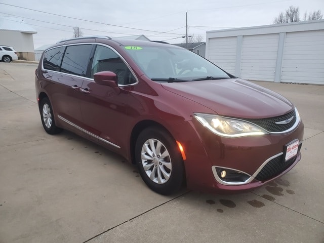 2018 Chrysler Pacifica Touring L's photo