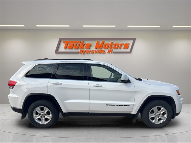 2017 Jeep Grand Cherokee Laredo photo 2