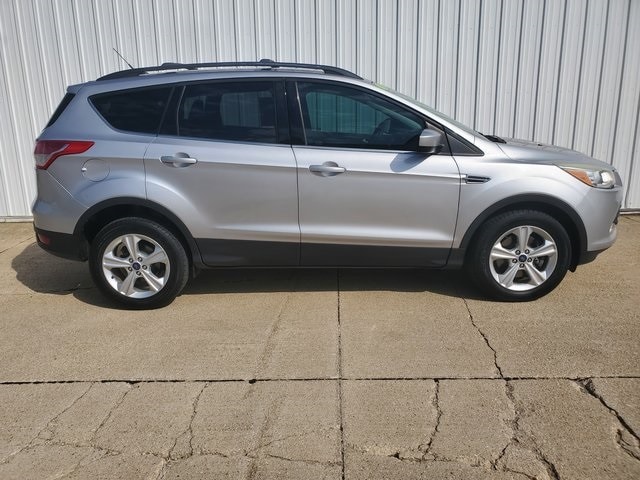 Used 2013 Ford Escape SE with VIN 1FMCU9GX4DUD58494 for sale in Dyersville, IA