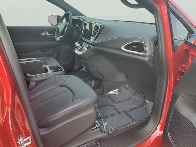 2026 Chrysler Pacifica Select - Photo 50