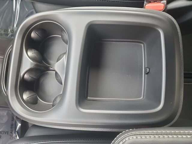 2026 Chrysler Pacifica Select - Photo 34