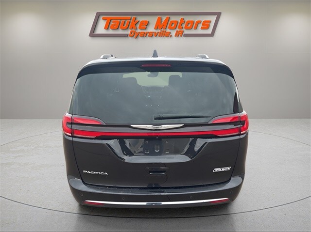 2021 Chrysler Pacifica Touring L photo 3