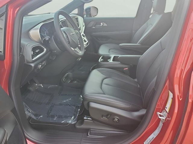 2026 Chrysler Pacifica Select - Photo 36