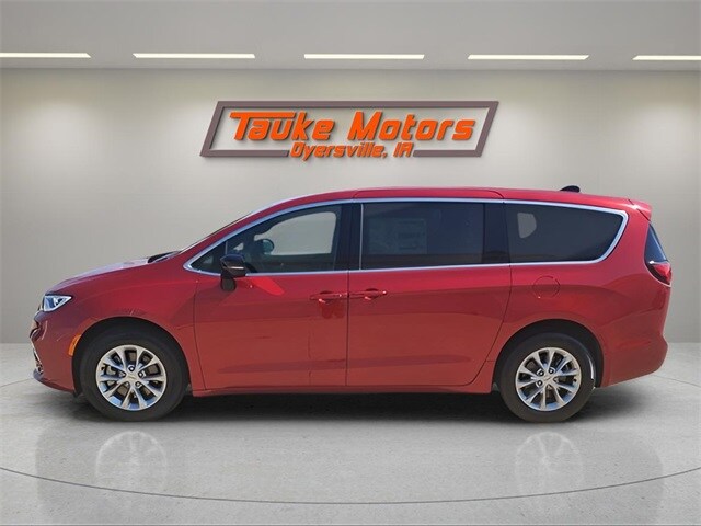 2025 Chrysler Pacifica photo 4