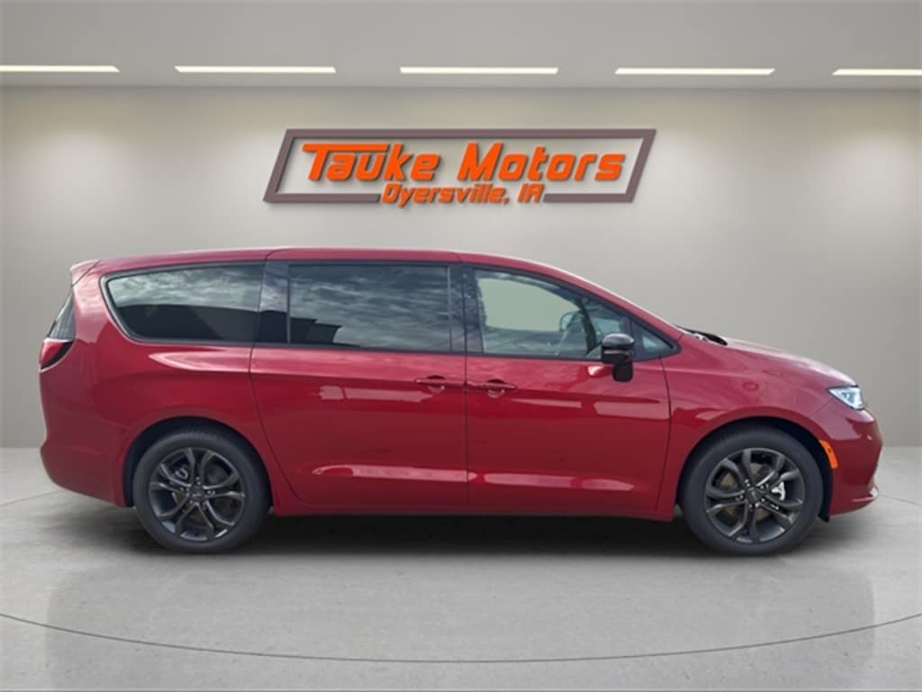 New 2026 Chrysler Pacifica Select Passenger Van