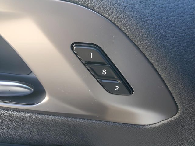 2026 Chrysler Pacifica Select - Photo 13