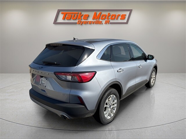 2022 Ford Escape SE photo 2