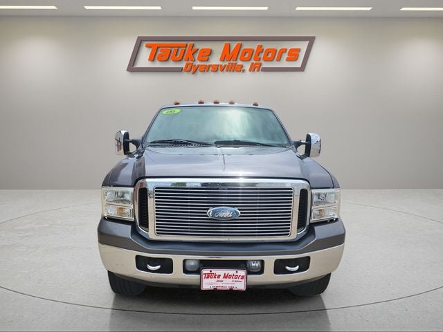 Used 2006 Ford F-250 Super Duty Lariat with VIN 1FTSW21P36ED82275 for sale in Dyersville, IA