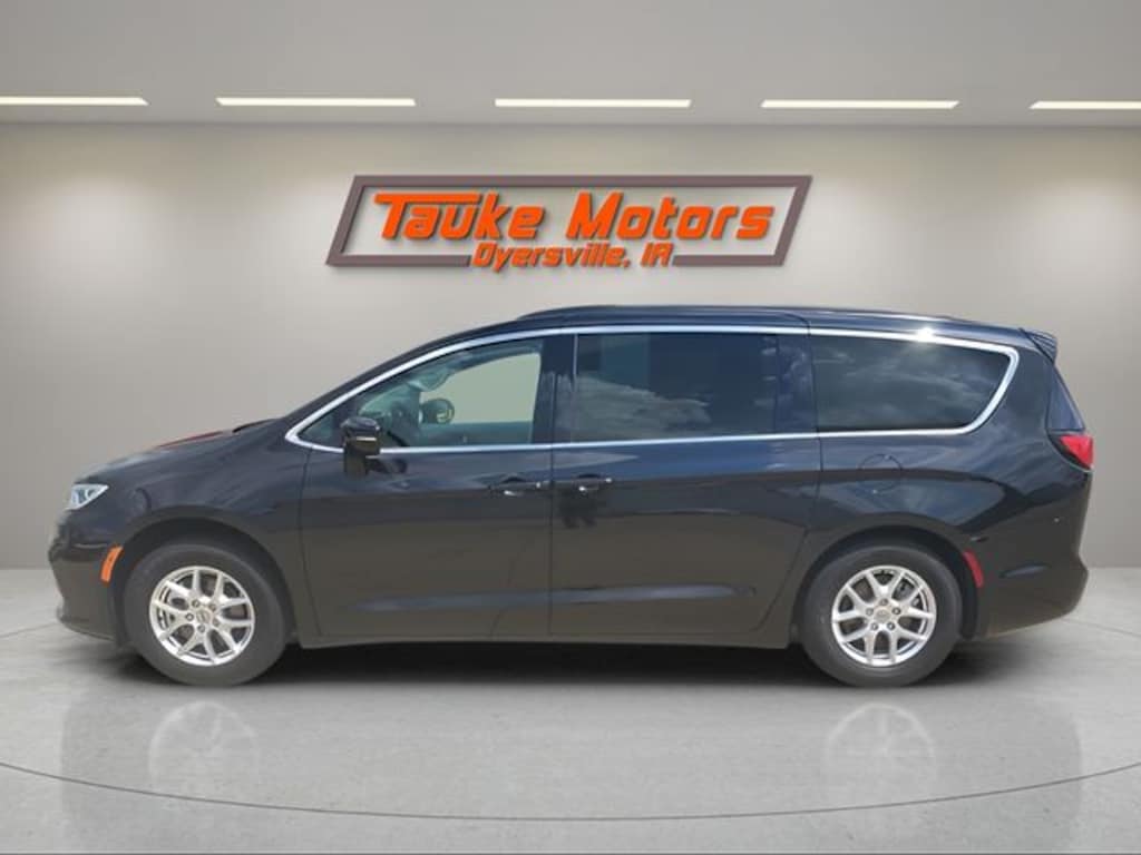 Used 2022 Chrysler Pacifica Touring L Minivan/Van