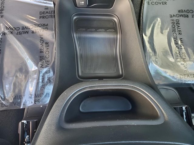 2026 Chrysler Pacifica Select - Photo 31