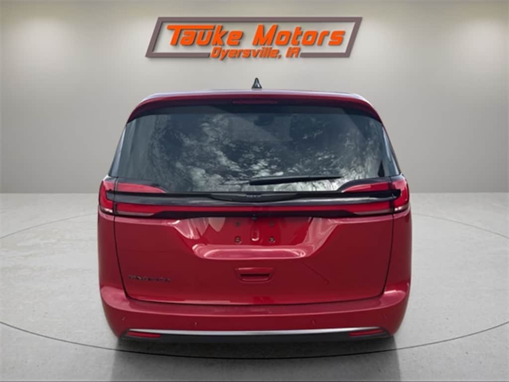 New 2026 Chrysler Pacifica Select Passenger Van