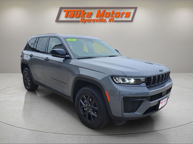 2027 Jeep Grand Cherokee Laredo