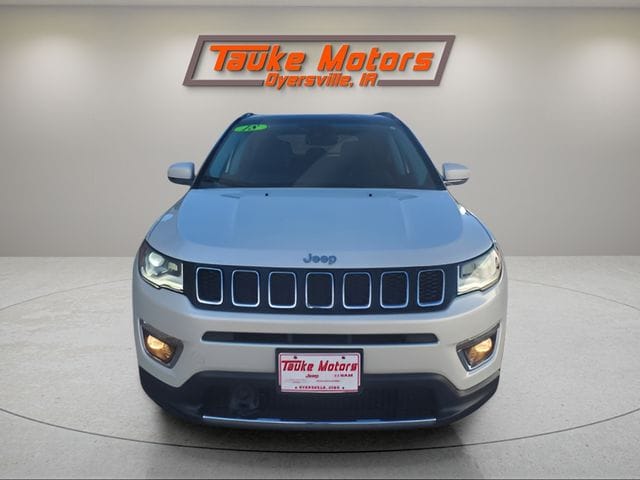 Used 2018 Jeep Compass Limited with VIN 3C4NJDCB5JT146079 for sale in Dyersville, IA