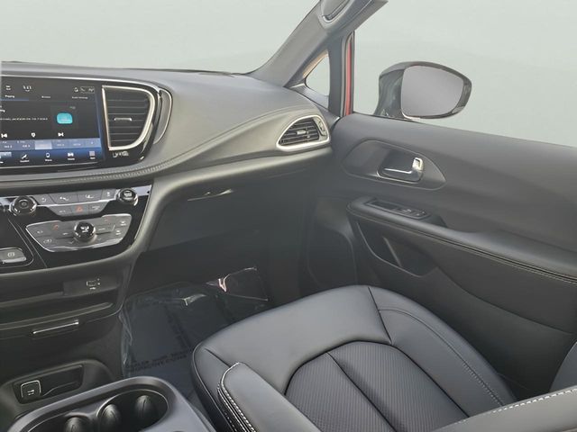 2026 Chrysler Pacifica Select - Photo 39
